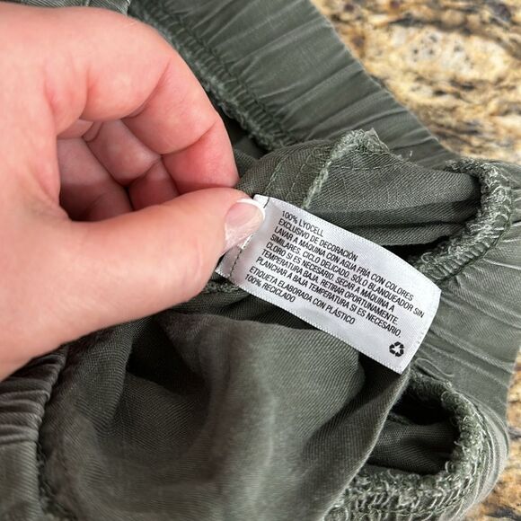 ❤️Last Chance Knox Rose Boho Olive Green Mid Rise Cargo Joggers Pants Size XS - Picture 6 of 9